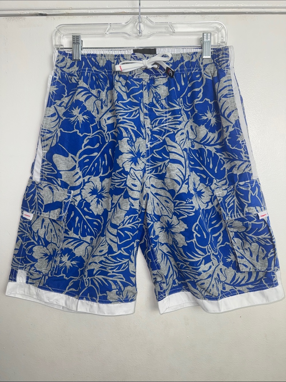 B. Split Blue Gray Tropical Floral Cargo Swim Trunks Board Shorts Men's Size M